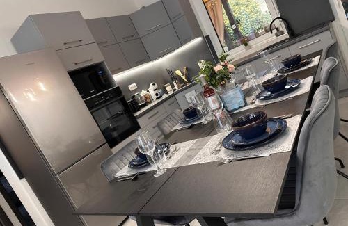 Kalocsa Apartment | Csatangoló Lovas Apartman Silver