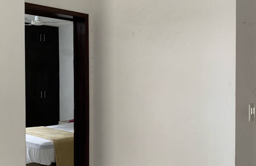 Colonia Campestre Apartment | Cuarto con baño privado/ Room with private washroom