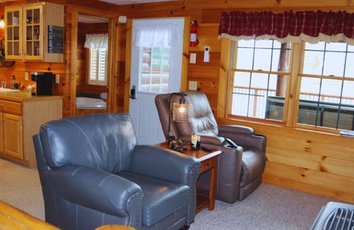 Millersburg Cabin | Cubby's Cove at Water's Edge Cabins