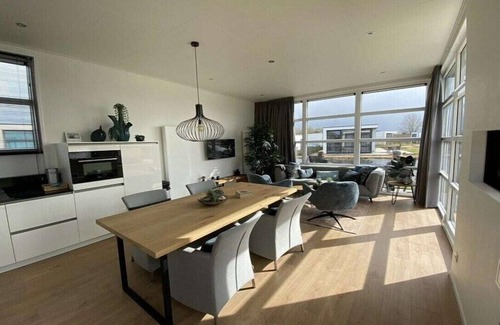 Olburgen House | Cube Maximum MA76 Comfortable