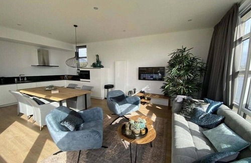 Olburgen House | Cube Maximum MA76 Comfortable