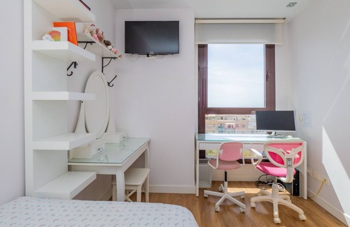 Hacienda Bizcochero Apartment | Cubo's Apartamento Teatinos & Parking /urban /air conditioning /free wifi