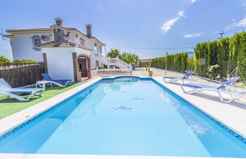 Alhaurin el Grande Villa | Cubo's Villa Gertrudis. Air conditioning, private pool, wifi.