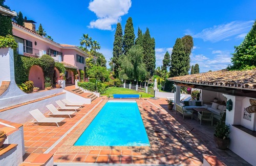 Torremolinos Villa | Cubo's Villa Las Capuchinas/private heated pool/air conditioning/sea views/free wifi
