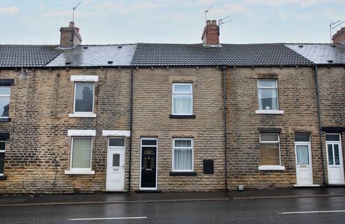 Shafton House | Cudworth House, Barnsley for Contractors & Families (Hosted by: Emu-J stays)