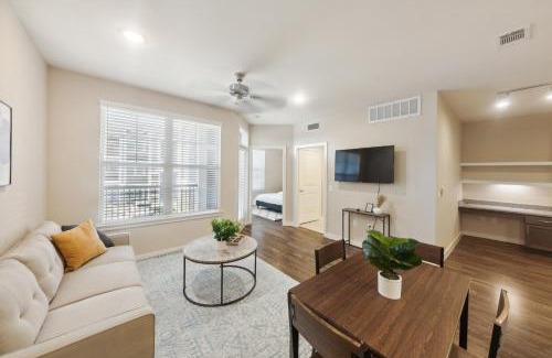Southeast Houston Apartment | Cullen 4202 I New Construction 2bd Apt I Gated