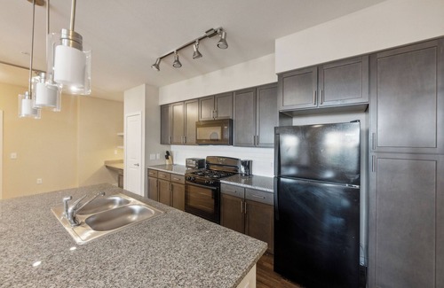Southeast Houston Apartment | Cullen 5312 I New Construction 2Bd Apt I Gated