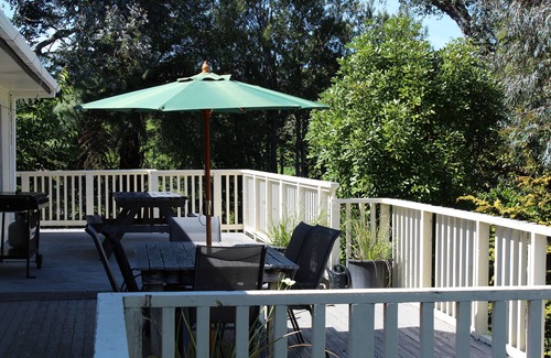 New Plymouth House | Cumberland Lodge/Privacy & Space/LARGE ECONOMY LODGE