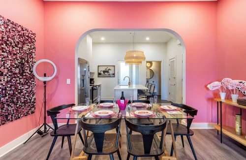 Five Points House | Curated Bachelorette Retreat w/Balcony, Glam Room, Roof | Close to Downtown!