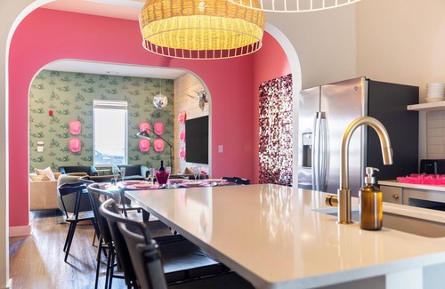 Five Points House | Curated Bachelorette Retreat w/Balcony, Glam Room, Roof | Close to Downtown!