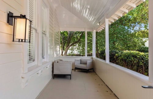 Auckland Villa | Curated for the discerning, designed and catered to transcending an unforgettable experience.