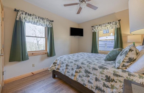 McHenry House | Curb-Free Chalet