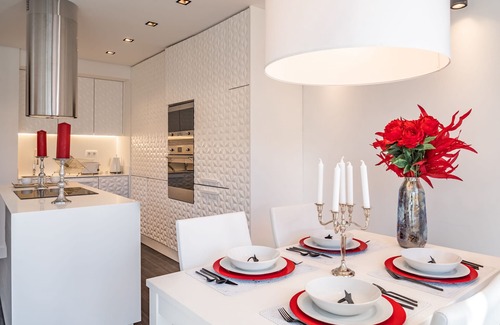 Santa Engracia Apartment | Curcumin Silver Apartment, Wifi, AC !new!
