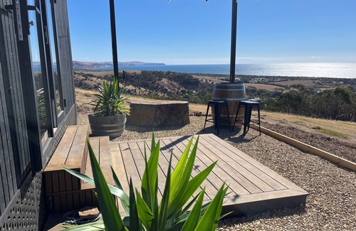 Carrickalinga Cabin | CURROLGA Tiny coastal house - "view to die for"