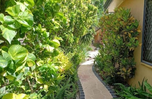 Currumbin Waters House | Currumbin Creek Front - Tropical & Private with Pool