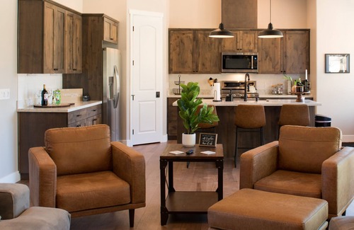 Williams House | Custom 4bd Mountain & Golf Retreat, Sleeps 8,nA/C, Close to All Key Attractions