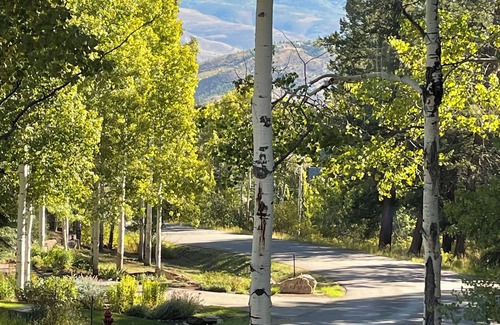 Cordillera House | Custom 5-bedroom, 4.5 bath, 4,052 sqft mountain retreat located in Cordillera!