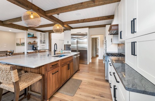 Moultonborough House | Custom built Adirondack style home sleeps 16 in 6 bedrooms