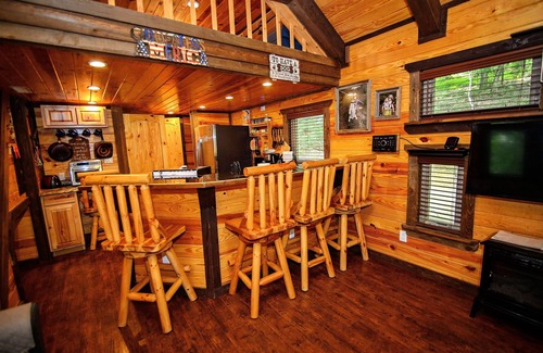 Murfreesboro Cabin | Custom Built Cabin Near Lake & Crater of Diamonds