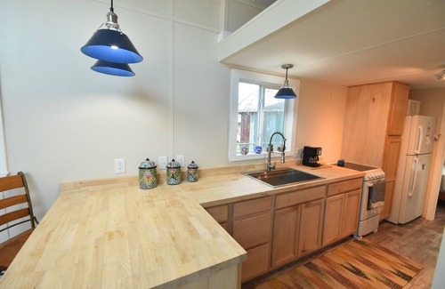 Montopolis House | Custom Built Home 4MI From Downtown w/Fenced Yard