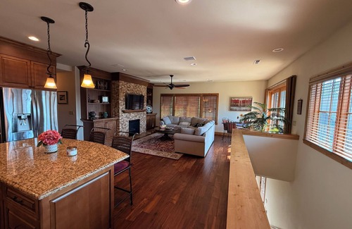 Bonney Lake House | Custom built Lake Tapps Waterfront Guest house, 2 bed, 2bath, W/D