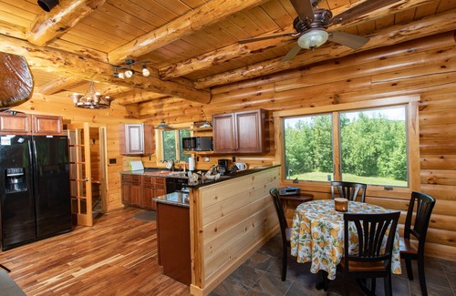 Twin Mountain Cabin | Custom Built Log Cabin Mt Washington, Bretton Woods Cannon Franconia 3 King beds