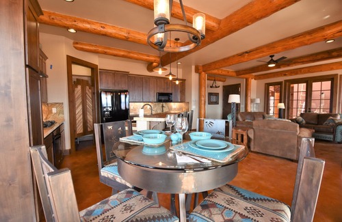 Page House | CUSTOM BUILT STUNNING Home Towering above the Colorado River/Lake Pow