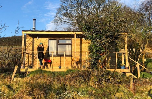 Inch Island Cabin | Custom Cabin with Forest & Ocean Views on an Island with Pub - NO FERRY NEEDED