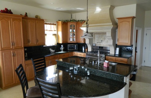Pahrump House | Custom Home fully equipped kitchen/BBQ/Patio/Wifi and much more.