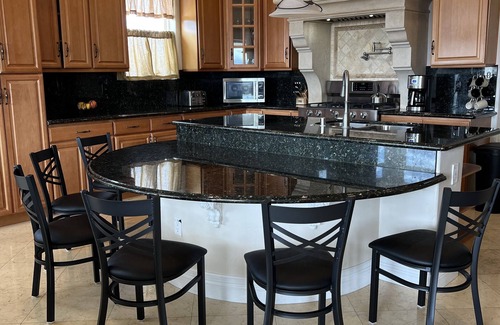 Pahrump House | Custom Home fully equipped kitchen/BBQ/Patio/Wifi and much more.