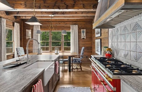 Wilmington House | Custom Log Cabin, Minutes from Mt Snow & Hermitage