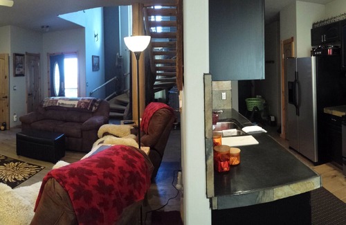 Mesa Cabin | Custom log cabin nestled in Powderhorn Ski Resort. Great in winter or summer.