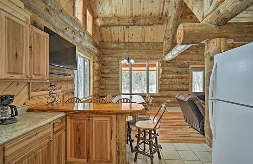 Tustin Cabin | Custom Log Cabin w/Deck & 45 Acres By Pine River!