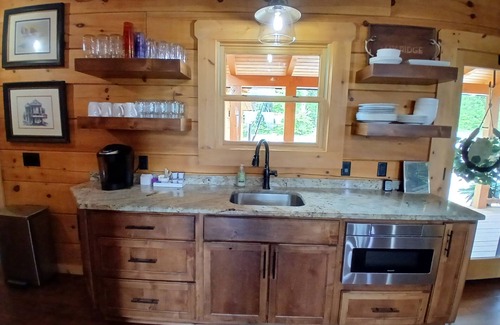 Wilson County Cabin | Custom log home on top of the world. Situated on 147 acres.