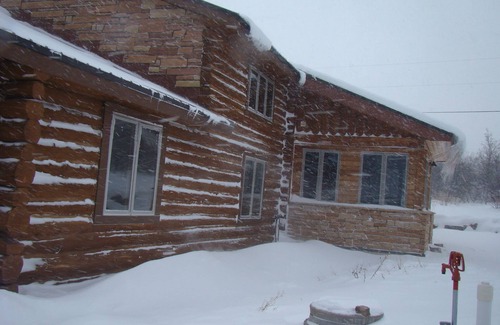 Mesa House | Custom log house located on the Grand Mesa one mile from Powderhorn Ski Resort.