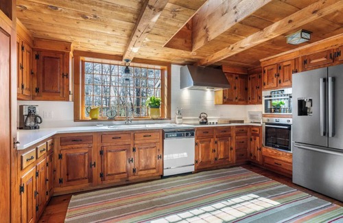 Cape Neddick House | Custom Retreat within steps to Cape Neddick Beach