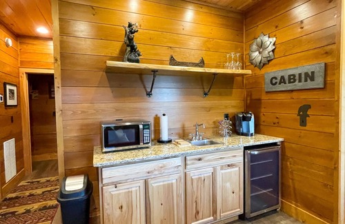 Bryson City Cabin | Customer Appreciation Year! See Discount information in Ad