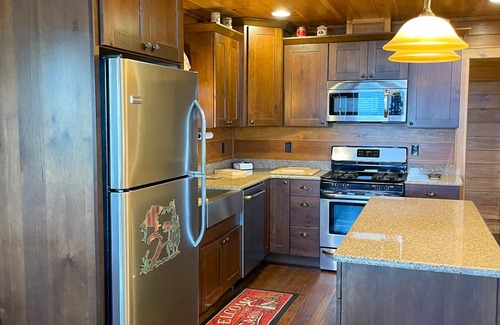 Bryson City Cabin | Customer Appreciation Year! See Discount information in Ad