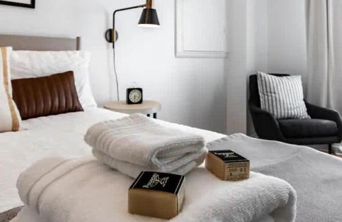 The Flats Apartment | Cute 1Bed Loft at The Foundry - Steps to Riverside