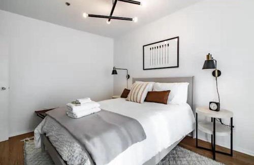 The Flats Apartment | Cute 1Bed Loft at The Foundry - Steps to Riverside