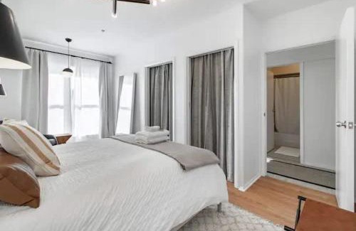 The Flats Apartment | Cute 1Bed Loft at The Foundry - Steps to Riverside