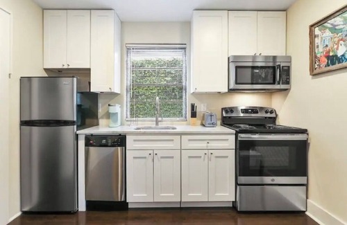 South 7th Ward Apartment | Cute 1bed steps from French Q, Bourbon St and Jazz venues