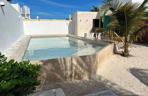 Puerto Yucalpeten House | Cute 3 bedroom home with private beach club