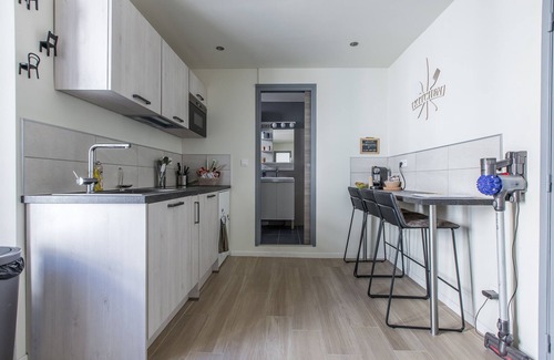 Riou - Petit Juas - Av de Grasse Apartment | Cute affordable 1-br minutes from Cannes Center