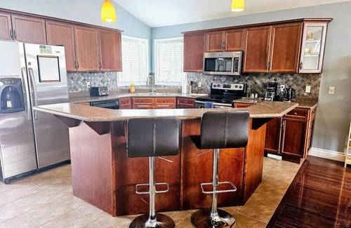 Lakeshore House | Cute and Cozy Belle River Getaway with huge backyard.