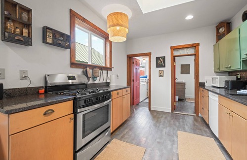 Leadville House | Cute and Cozy Restored Victorian Home in the Heart of Town!