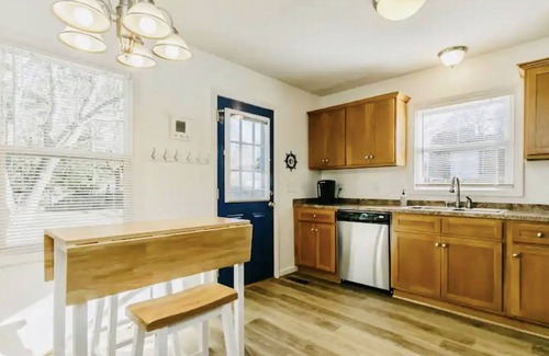 Burlington House | Cute Bungalow in Burlington