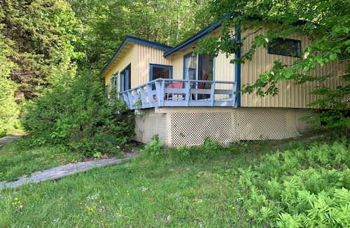 Franklin Cabin | Cute cabin on Donnell Pond near Bar Harbor and Acadia