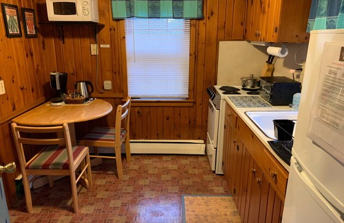 Eastham Cottage | Cute Cape Cottage with Pond | Recently Renovated!