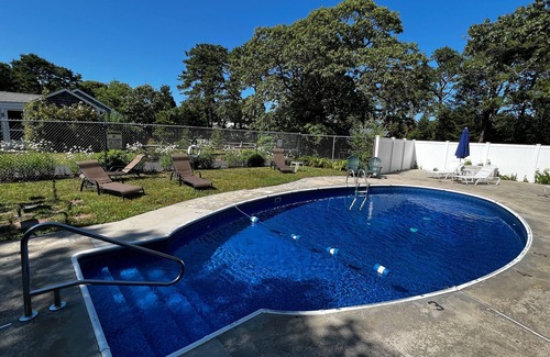 Eastham Cottage | Cute Cape Cottage with Pond | Recently Renovated!